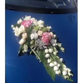 Στολισμος Αυτοκινητου Με Μπροστινη Συνθεση Με Ορτανσιες Τριανταφυλλα Και Παχυφυτα - ΚΩΔ.:Saf-2905-Au