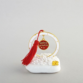 Γούρι σε βότσαλο με μεταλλική χρυσή κόκκινη χριστουγεννιάτικη μπάλα - ΚΩΔ:EG22053-AD