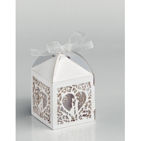 Μπομπονιέρα κουτί λευκό με διάτρητο σχέδιο γαμπρό και νύφη - ΚΩΔ:Mpo-207-9518