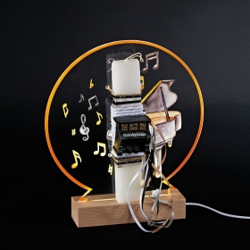 Πασχαλινή λαμπάδα με πιάνο σε plexiglass φωτιζόμενη βάση - ΚΩΔ:LED-EL911-AD