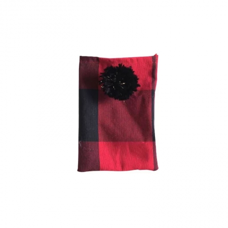 Πουγκί μαύρο-κόκκινο καρώ 12X17cm - ΚΩΔ:375209-NT
